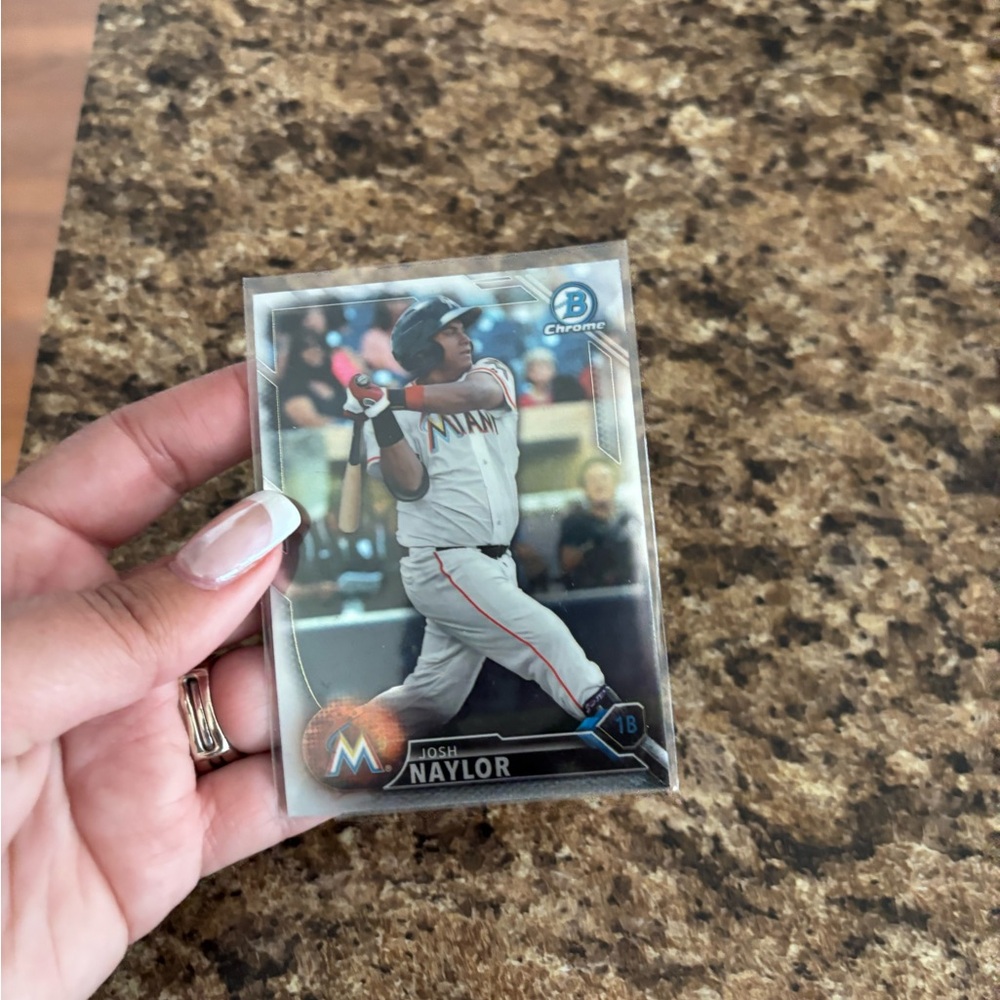 Assorted Baseball Trading Cards - Picture 7 of 16